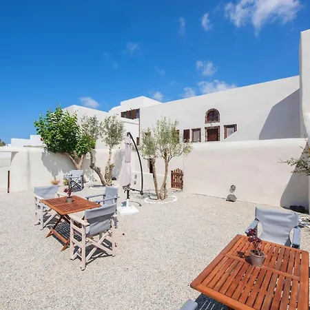 Villa Lovely Santorini 1 Bedroom Cave Studio Gajeel With Spacious Terrace