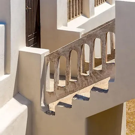 Villa Lovely Santorini 1 Bedroom Cave Studio Gajeel With Spacious Terrace Pýrgos