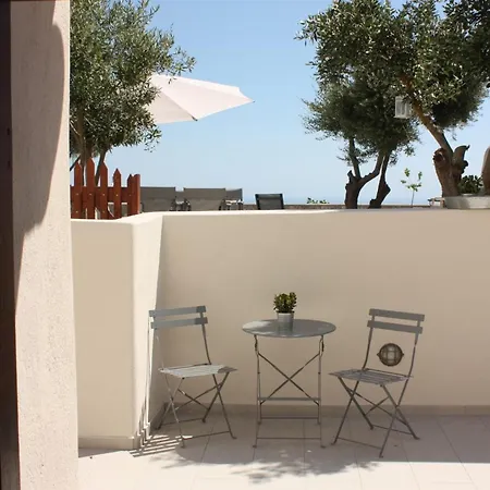 Villa Lovely Santorini 1 Bedroom Cave Studio Gajeel With Spacious Terrace Pýrgos