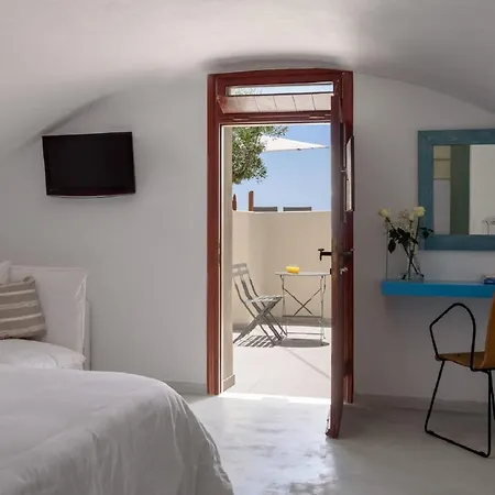 ヴィラ Lovely Santorini 1 Bedroom Cave Studio Gajeel With Spacious Terrace Pýrgos