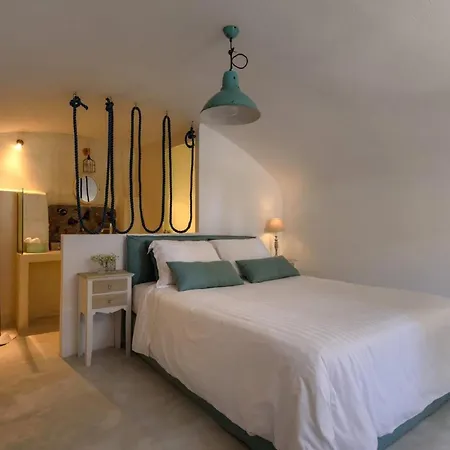 Lovely Santorini 1 Bedroom Cave Studio Gajeel With Spacious Terrace Pýrgos