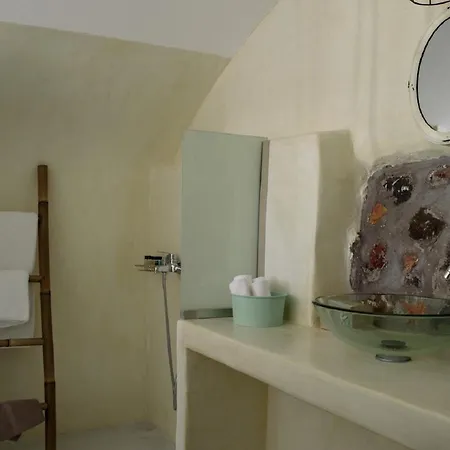 Villa Lovely Santorini 1 Bedroom Cave Studio Gajeel With Spacious Terrace *